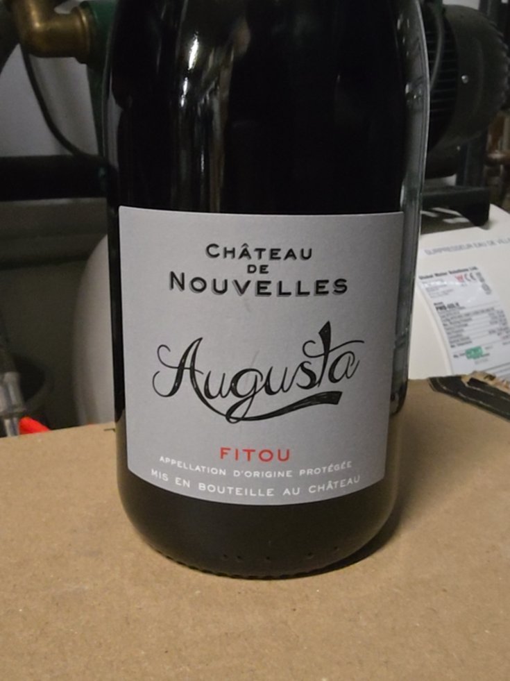 Étiquette de Augusta, Château de Nouvelles