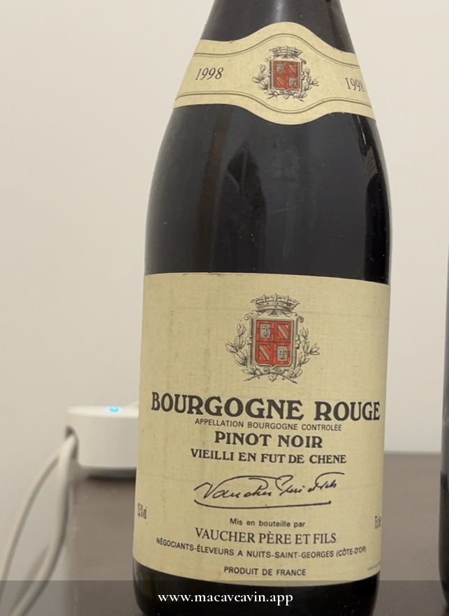Étiquette de Bourgogne Rouge Pinot Noir Vieilli en Fût de Chêne, Vaucher Père et Fils